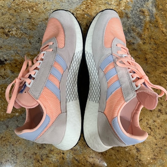 Adidas boost size 9.5 - Picture 9 of 9